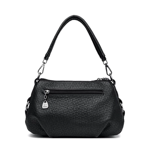 Sac à bandoulière noir minimaliste avec finition cuir plissé et détails argentés