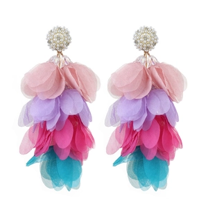 Boucles d'oreilles bohèmes en pétales de tulle colorés avec perles et strass brillants