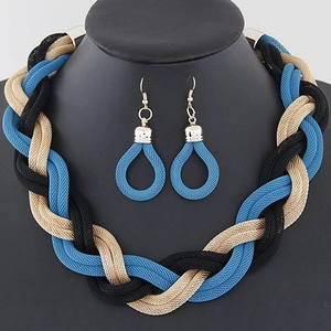 Set di Collana in Rete Metallica Intrecciata Grossa e Orecchini a Goccia Bohémien Esagerati per Donna Gioielli in Lega Moda
