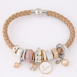 Bracelet bohème en cuir avec pendentif Love, perles roses et cristaux champagne