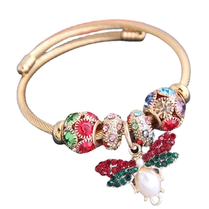 Bracelet ajustable en fil doré bohème avec perles en strass colorées et pendentif abeille