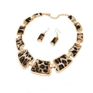 Vintage leopard print jewelry set with gold alloy necklace and matching stud earrings