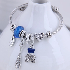 Bracelet à Charms en Fil d'Acier Inoxydable Avec Pendentifs Ours Cœur Strass Incrustés Bracelet Jonc pour Femme Cadeau Bijoux