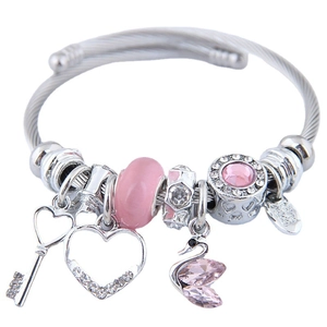 Bracciale regolabile in acciaio inossidabile con chiave a cuore e ciondolo cigno rosa