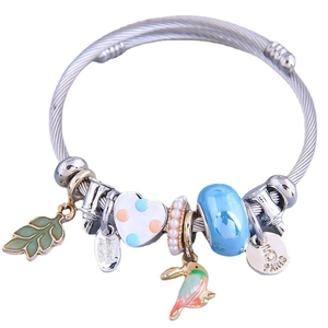 Adjustable stainless steel wire charm bracelet with bird pendant and colorful beads