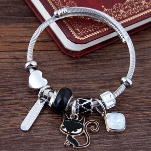 Bracciale regolabile in acciaio inossidabile con ciondoli cuore, gatto e perle