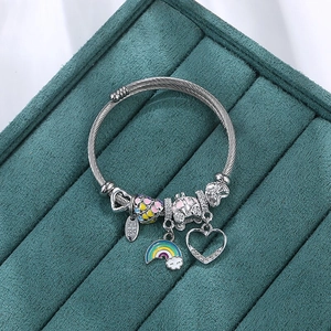 Bracciale a cavo in argento bohémien con ciondoli arcobaleno, cuore e fatti a mano