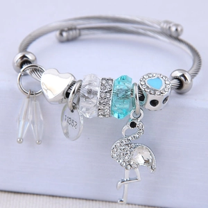 Bracciale a cavo in acciaio inossidabile regolabile con fenicottero e perline blu