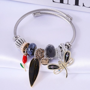 Bracelet jonc ajustable en acier inoxydable avec tulipe rouge et breloques cristal