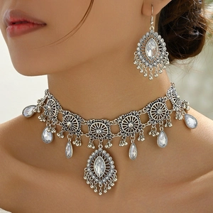 Vintage Boho Choker und Ohrringe Set mit Kristalltropfen und silbernen Quasten