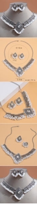 Vue détaillée de la parure de bijoux bohème vintage en argent avec perles et cristaux