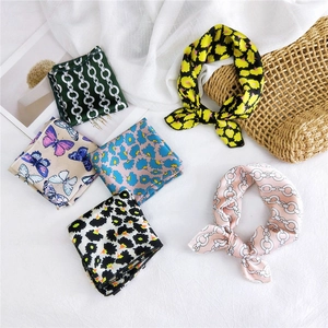 Women Elegant Satin Square Scarf Floral Chain Butterfly Print Silk Feeling Neck Scarf Fashion Hair Tie Bandana Scarf For Everyday
