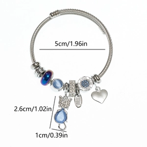 Edelstahl-Kabelarmband mit blauem Katzenanhänger und Kristall-Herz-Charm für Damen