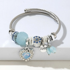 Bracelet à breloques bohème en acier avec cœur en cristal bleu et pendentif LOVE