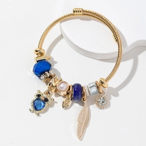 Bracelet Jonc Ouvert Style Bohême Chouette Plume Fil Torsadé Alliage Avec Künstliche Perles Et Breloques En Cristal Pour Femme