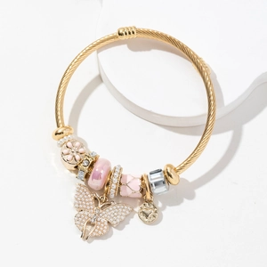 Bracelet Jonc À Breloques Pendentif Papillon En Alliage Fil Torsadé Avec Künstliche Perles Émaillées En Künstliche Perle Coeur Pour Femme