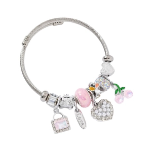 Bracelet en acier inoxydable argenté avec cristaux roses, perles et pendentifs cœur