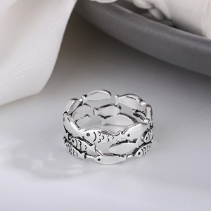 Retro s925 silver open ring featuring vintage triple fish design in oxidized finish