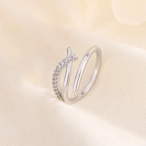 Offener S925 Silberring im Doppel-Layer-Design mit funkelndem Pavé-Diamantbesatz