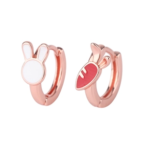 Boucles d'oreilles asymétriques lapin et carotte en argent S925 or rose