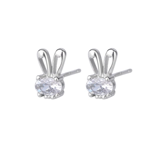 S925 Sterling Silber Hasen-Ohrstecker mit funkelnden Zirkoniasteinen auf weißem Grund