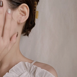 Minimalist S925 silver gold ear hoop with rectangle cubic zirconia on female model