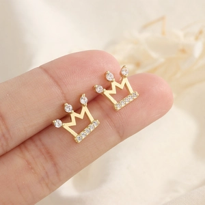 Puces d'oreilles couronne dorées minimalistes en argent S925 avec zircons scintillants