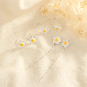 Daisy Flower Frangipani Earrings Copper Enamel Drip Glue White Yellow Floral Design Fresh Sweet Gift For Women
