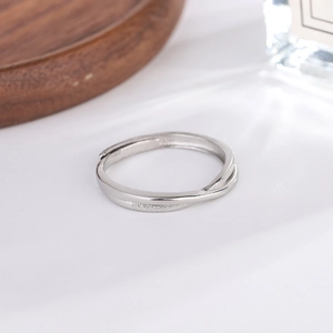 Bague réglable en argent S925 avec texture croisée Möbius dépolie au style épuré