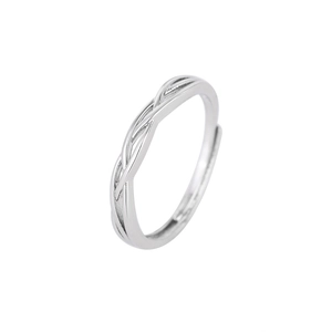 Elegante anello aperto in argento s925 con design a corda intrecciata minimalista