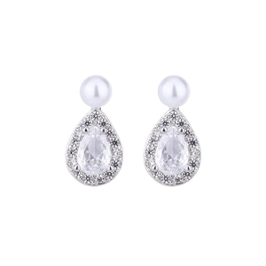 Boucles d'oreilles pendantes en argent avec perle blanche et sertissage halo
