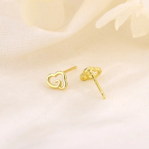 Elegant s925 cloud earrings in bright gold with traditional hollow cloud pattern