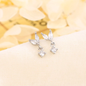 Leaf Stud Earrings Copper Inlaid Zircon Dainty Elegant Minimalist Plant Shape Jewelry Accessories For Women Silver Tone