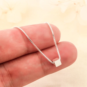 Minimalist S925 silver cube pendant necklace with polished geometric box chain style