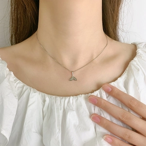 Collier élégant en argent avec pendentif queue de sirène et oxydes de zirconium