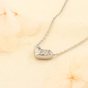 Minimalist 925 sterling silver heart pendant necklace with fine diagonal textures