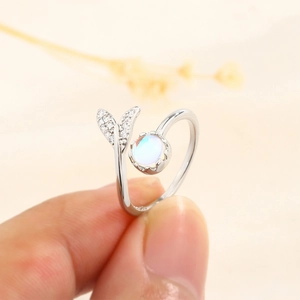 Exquisite fishtail ring with moonstone and sparkling zircons for women's jewelry