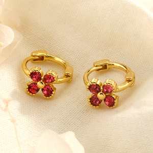 Boucles D'oreilles Huggie Fleur À Quatre Pétales Or Plaque Cuivre Zircone Rouge Bijoux Minimalistes Pour Femmes