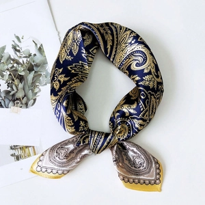 Carré en Luxe Pure Soie de Mûrier pour Femme Motif Paisley Vintage Floral Imprimé Élégant Écharpe en Soie de Cou Bandeau Cheveux