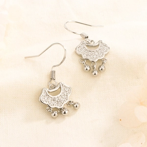 Orecchini a lucchetto Pingan in argento con zirconi pavé e perline in stile cinese