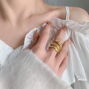 Bague dragon vintage plaqué or 18 carats avec écailles détaillées et anneau ajustable