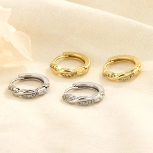 Créoles Torsadées En Cuivre Avec Zircon Étincelant Et Tige De Boucle Oreille En Argent Sterling 925 Pour Femmes