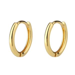 Minimalist golden polished hoop earrings for women with sleek round hinge closure