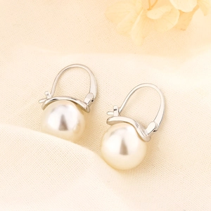 Vintage Elegant White Round Artificial Pearl Drop Earrings With Silver Plated Copper Leverback Clasp For Women Gift Jewelry