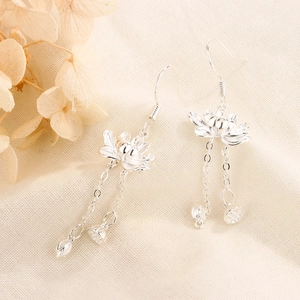 Élégantes boucles d'oreilles lotus en argent S925 style chinois avec longs glands et capsules