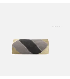 Detail view of the tricolor canvas tote bag with reinforced stitching and smooth base
