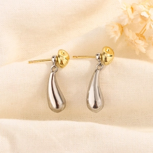 Minimalist two-tone water drop earrings with polished gold and silver metallic finish