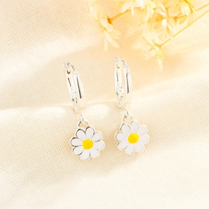 Small Daisy Flower Huggie Hoop Earrings With 925 Sterling Silver Earring Post Fresh Sweet Floral Jewelry For Women