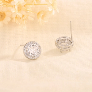 Classic round halo stud earrings in S925 sterling silver with sparkling zircon stones
