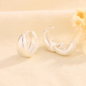 Brushed S999 sterling silver U-shaped hoop earrings in minimalist geometric design